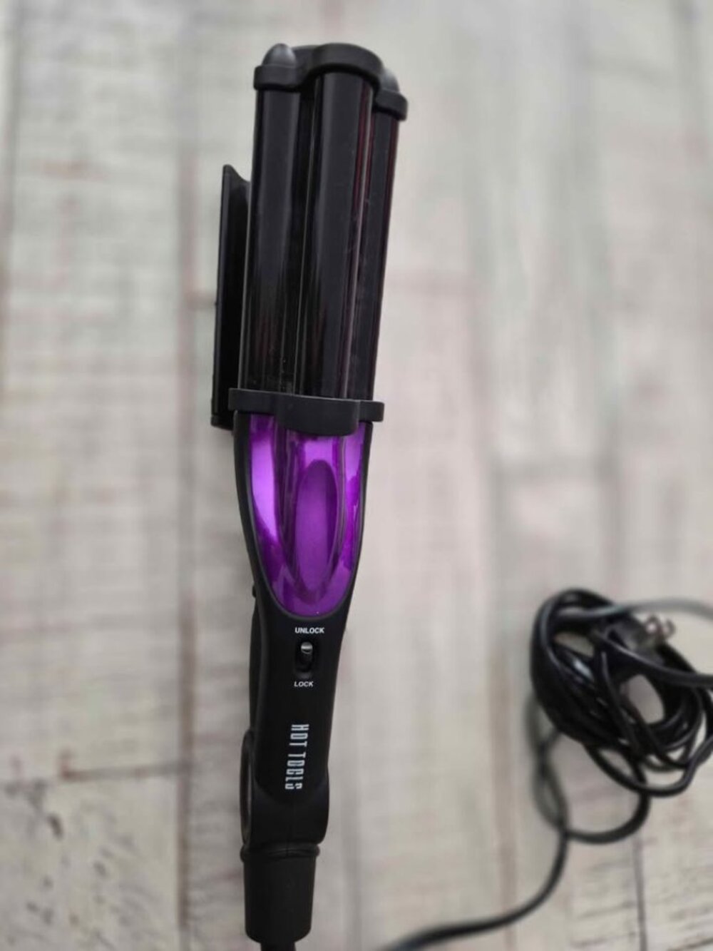 Hot Tools Professional Ceramic + Tourmaline Deep Waver for Luxurious Waves (OBO)